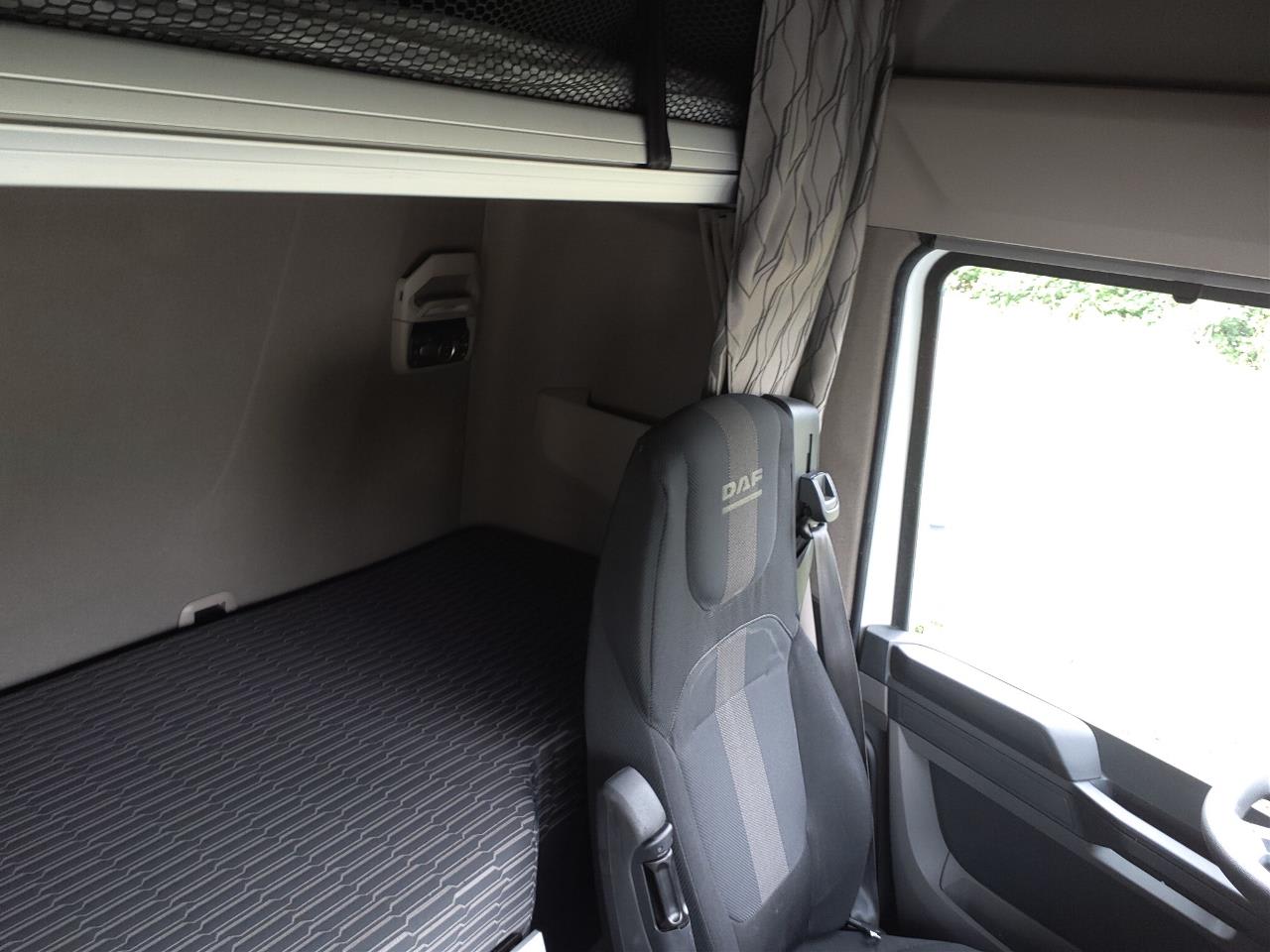 DAF XFn 480 FT 4X2 LOW DECK null