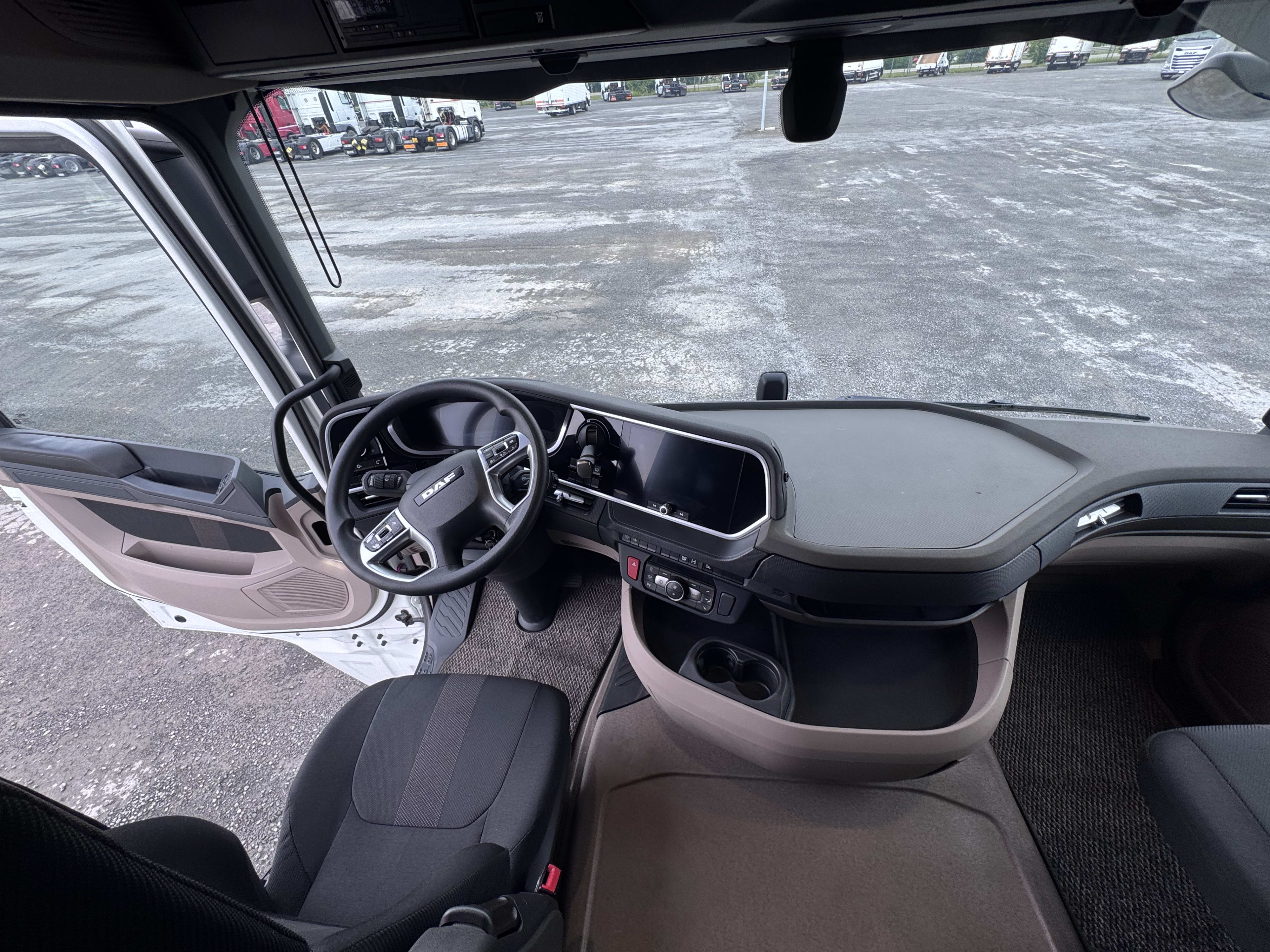 DAF XG 480 FT 4X2 LOW DECK null
