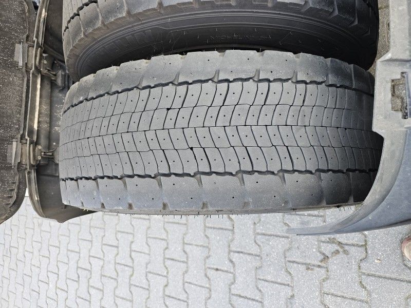 DAF XF 480 FT 4X2 LOW DECK null