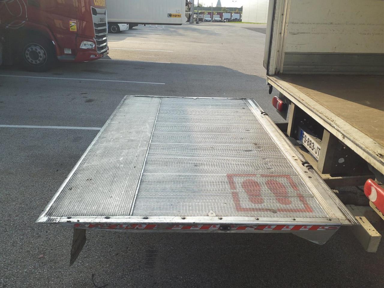 DAF LF 230 FA 4X2 null