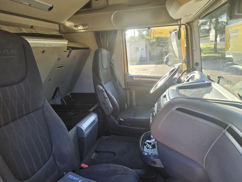 DAF XF 480 FAR 6X2 R null