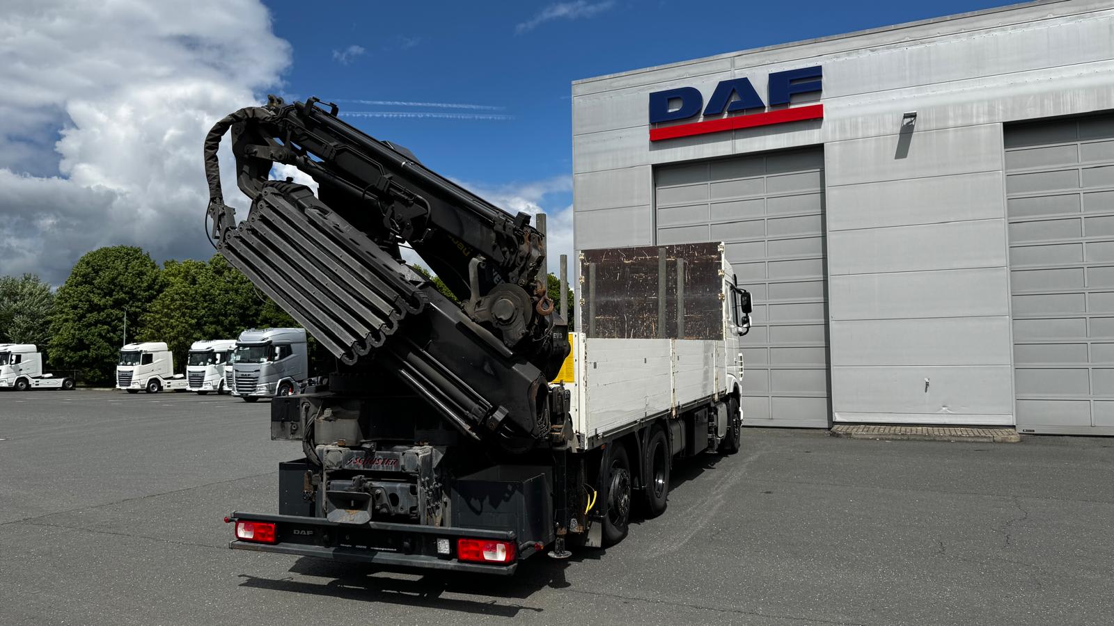 DAF XF 450 FAN 6X2 with Crane null