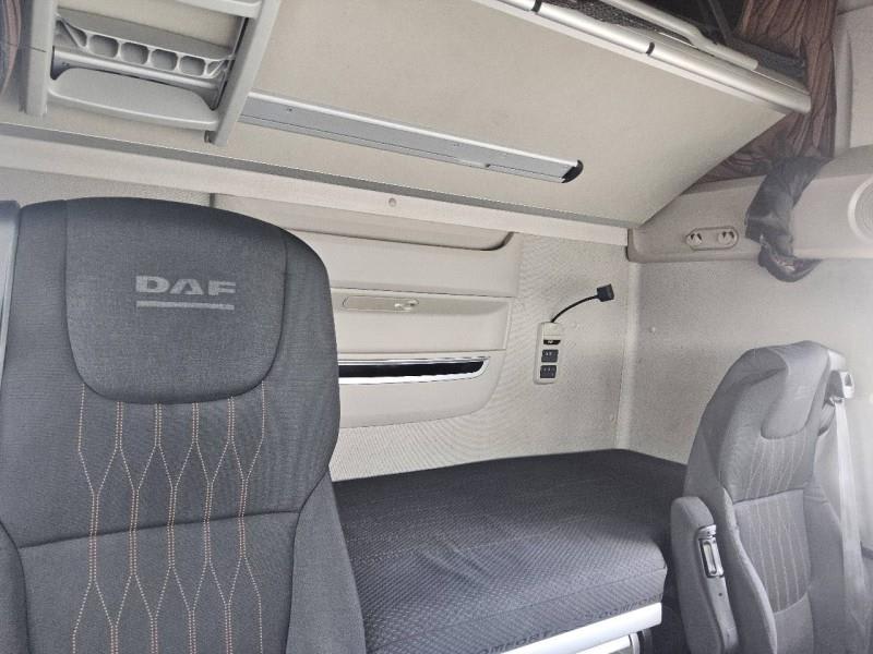 DAF XF 480 FAR 6X2 R null