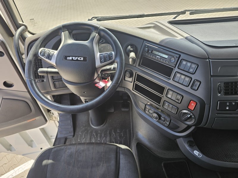 DAF XF 480 FAR 6X2 R null