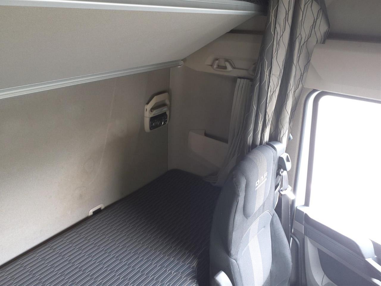 DAF XFn 480 FT 4X2 LOW DECK null