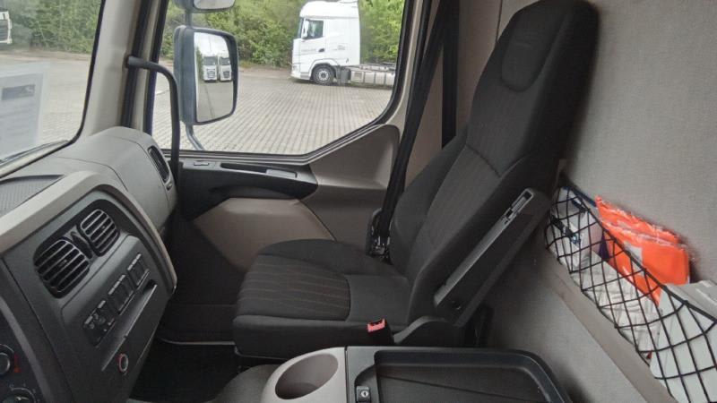 DAF LF 320 FA 4X2 null