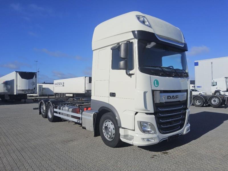DAF XF 480 FAR 6X2 R null