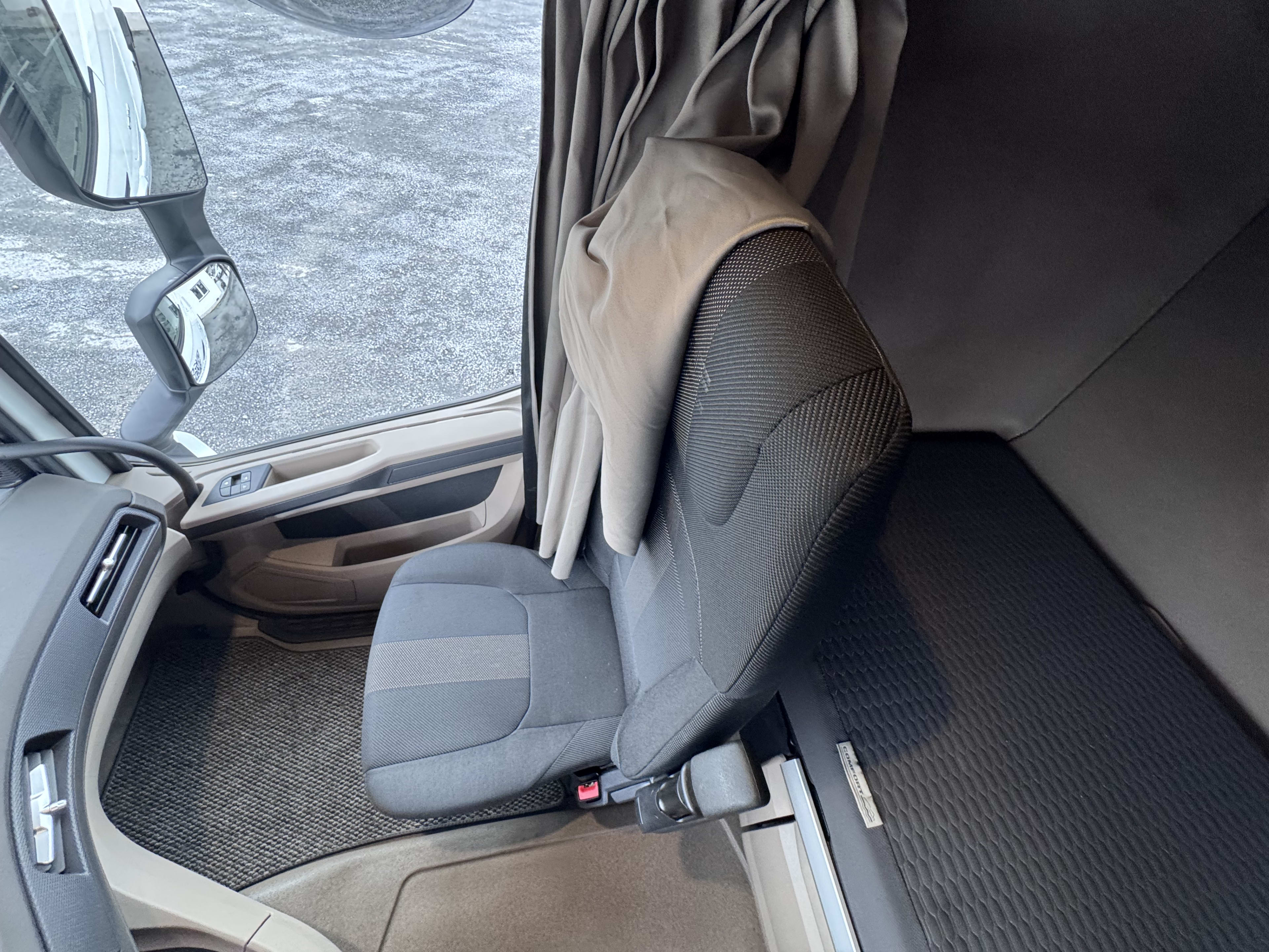 DAF XG 480 FT 4X2 LOW DECK null