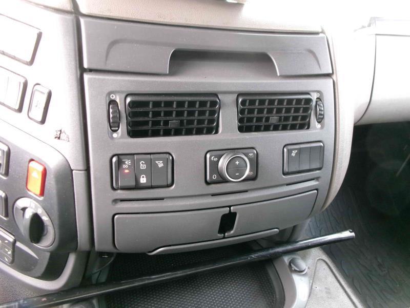 DAF XF 480 FT 4X2 LOW DECK null