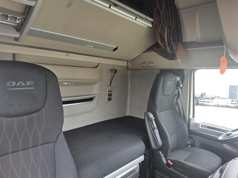 DAF XF 480 FAR 6X2 R null
