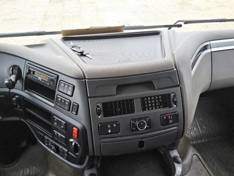 DAF XF 480 FAR 6X2 R null
