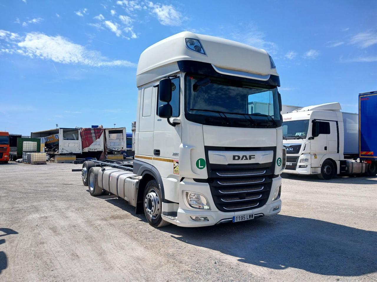 DAF XF 480 FAR 6X2 R null