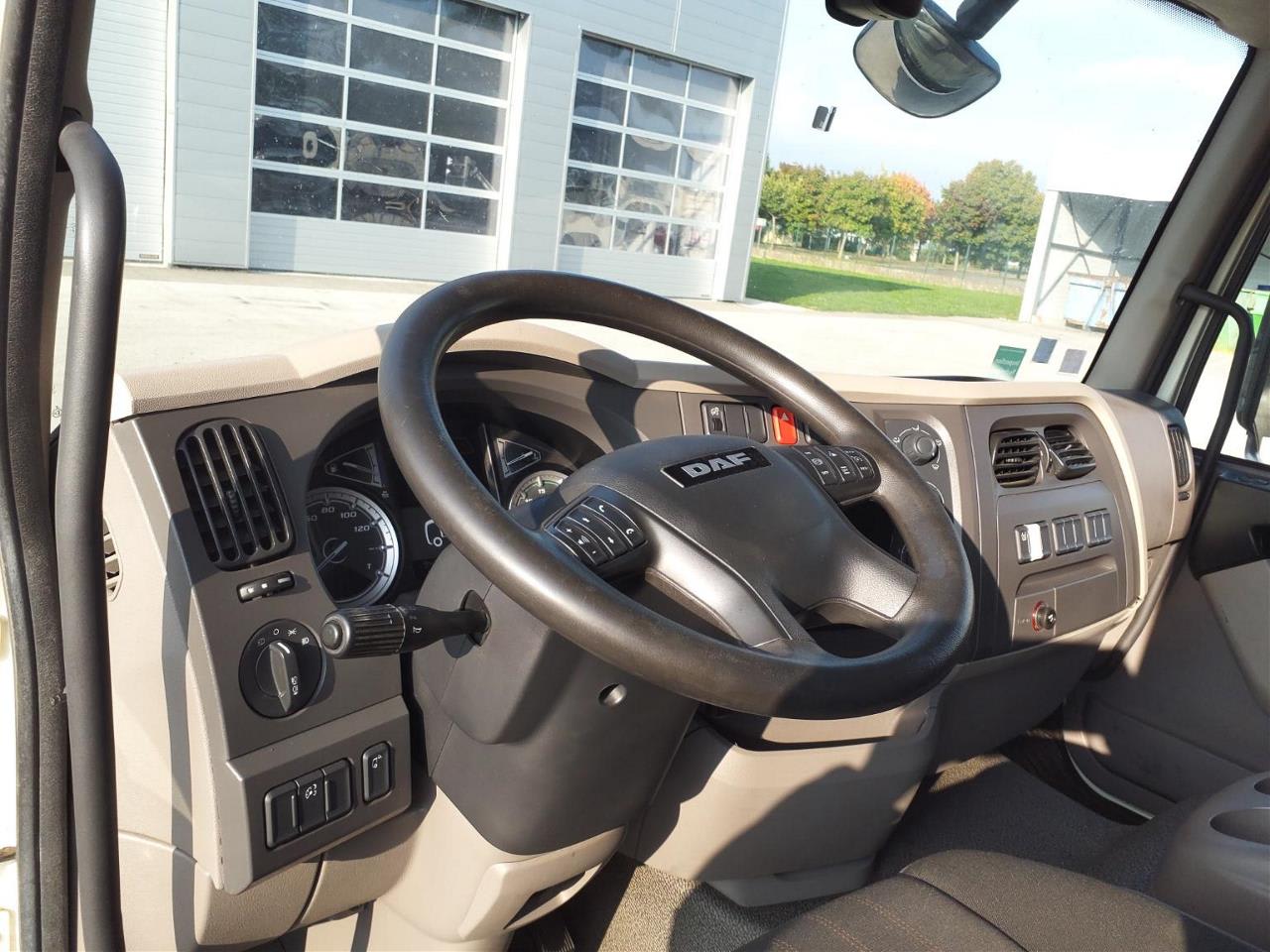 DAF LF 230 FA 4X2 null