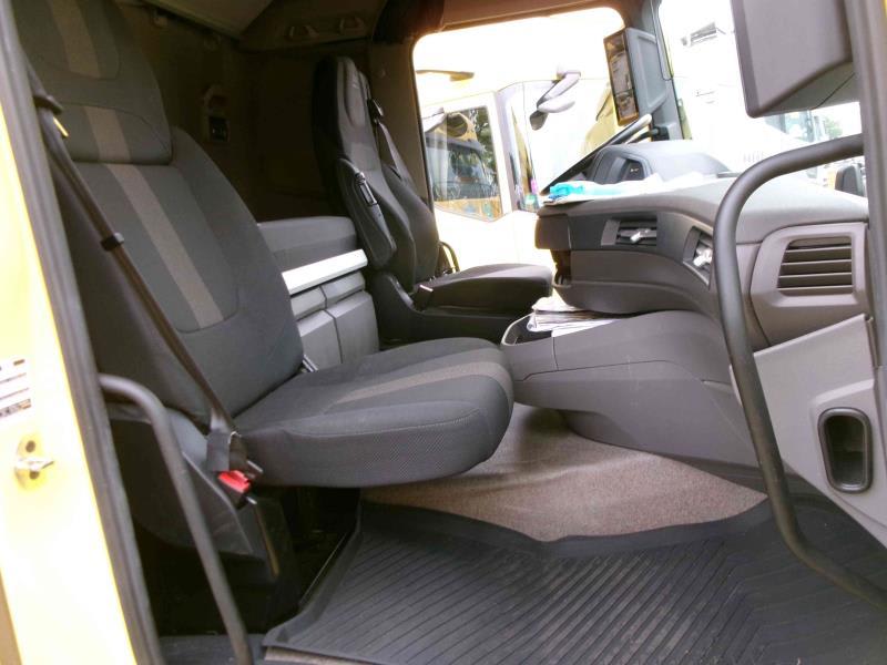 DAF XFn 480 FT 4X2 LOW DECK null