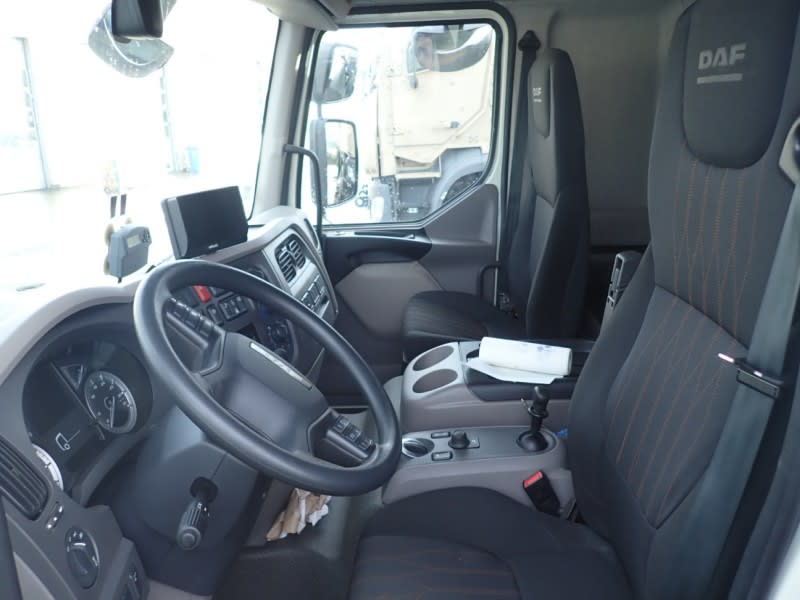 DAF LF 230 FA 4X2 null