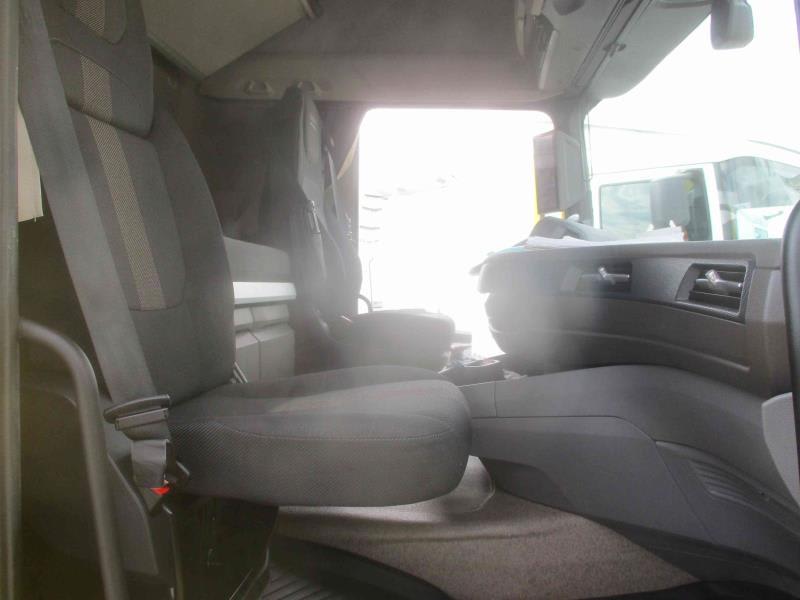 DAF XFn 480 FT 4X2 LOW DECK null