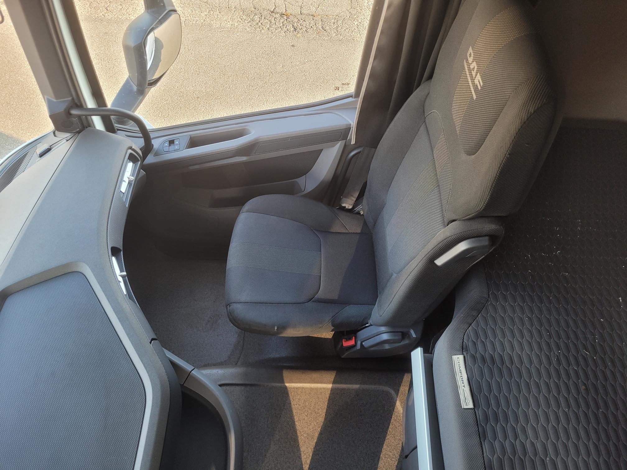 DAF XFn 480 FT 4X2 LOW DECK null