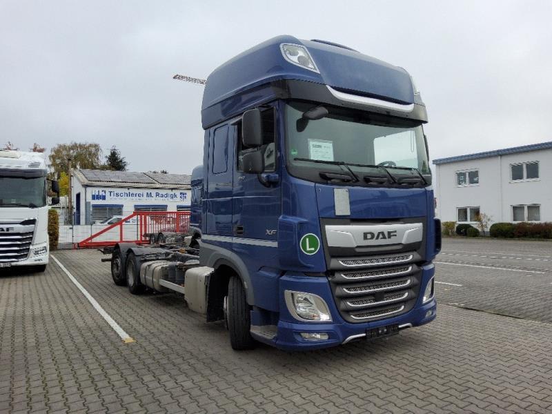 DAF XF 480 FAN 6X2 N LOW DECK null