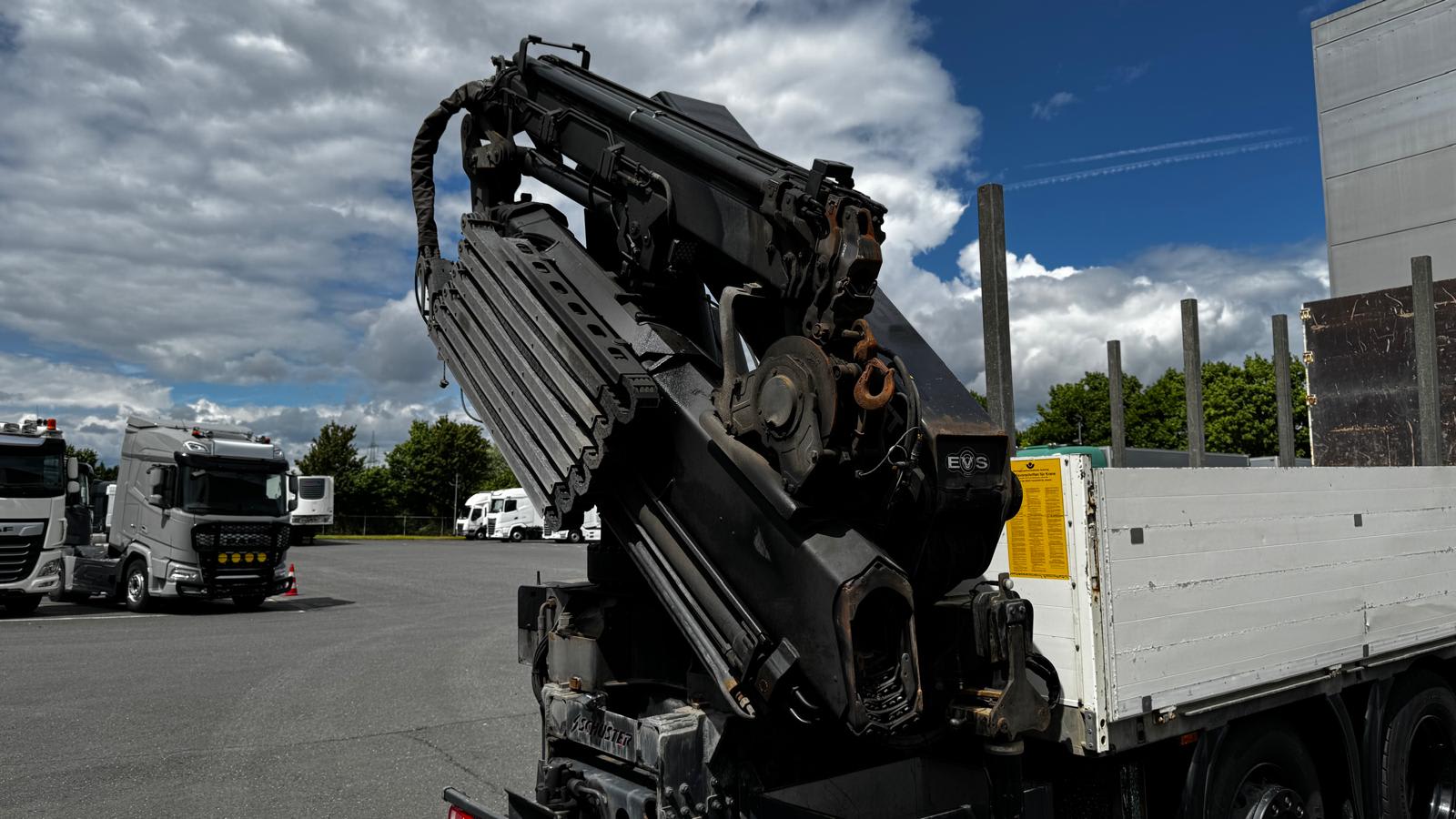 DAF XF 450 FAN 6X2 with Crane null