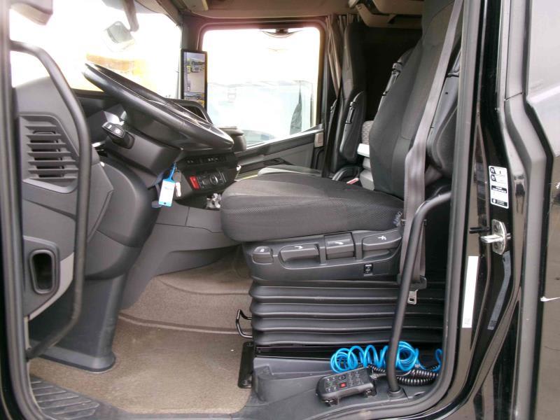 DAF XFn 480 FT 4X2 LOW DECK null