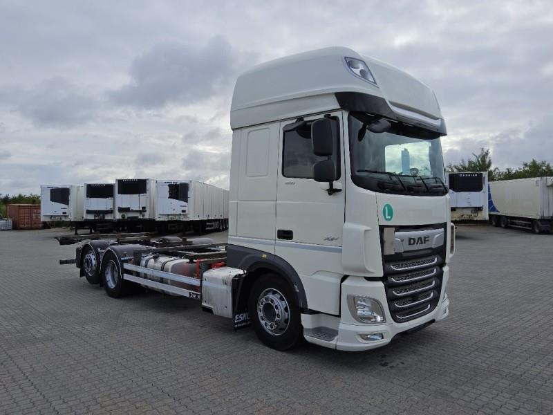 DAF XF 480 FAR 6X2 R null