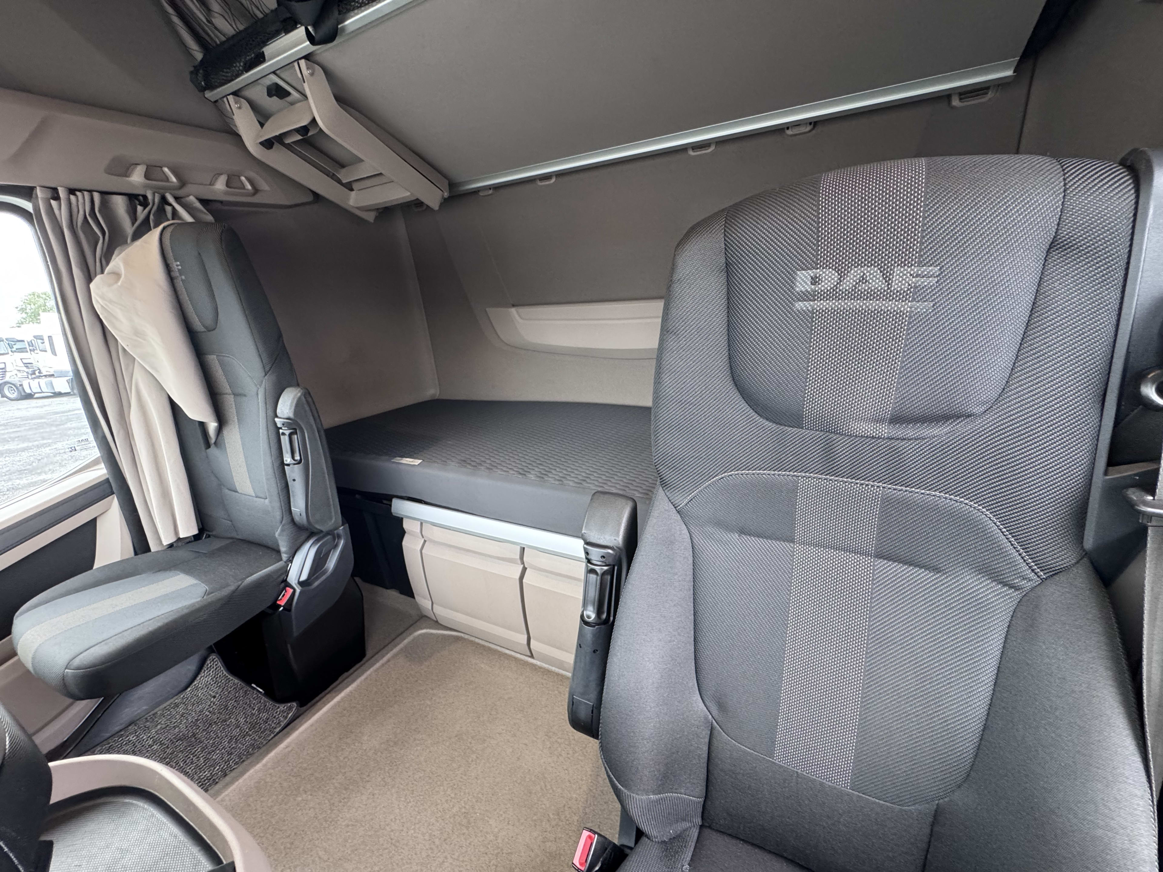 DAF XG 480 FT 4X2 LOW DECK null