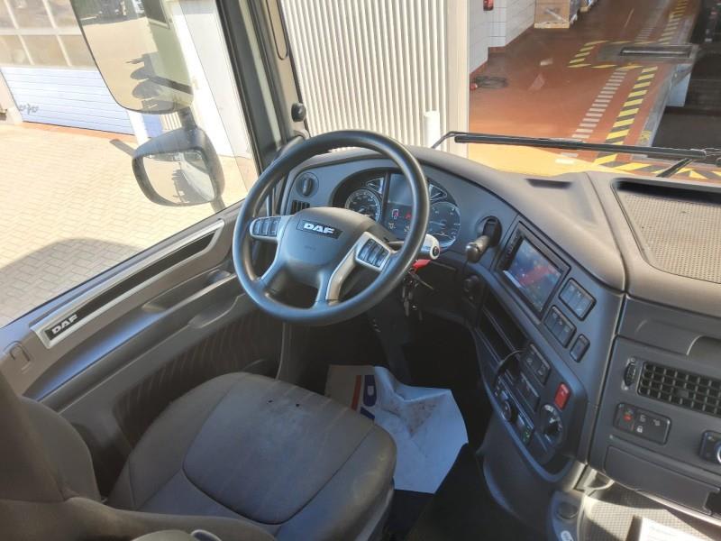 DAF XF 480 FAR 6X2 R null