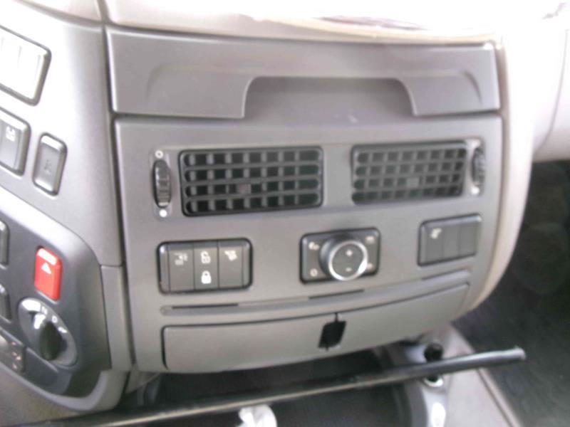 DAF XF 480 FT 4X2 LOW DECK null