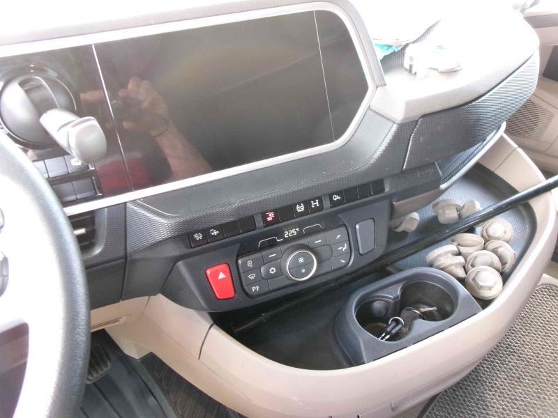DAF XG 480 FT 4X2 LOW DECK null