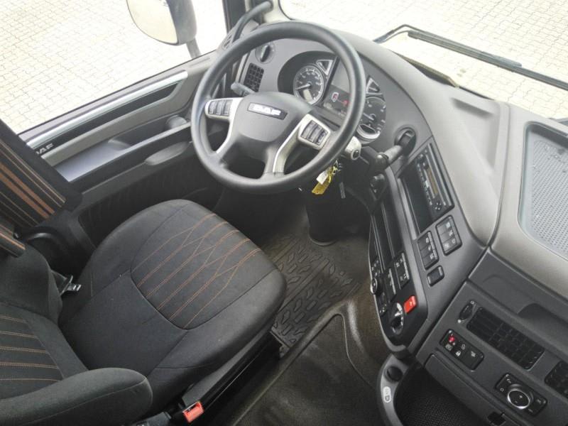 DAF XF 480 FAR 6X2 R null