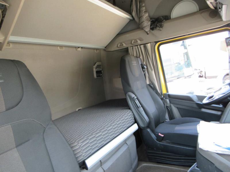DAF XFn 480 FT 4X2 LOW DECK null