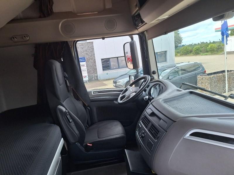 DAF XF 480 FAN 6X2 N LOW DECK null