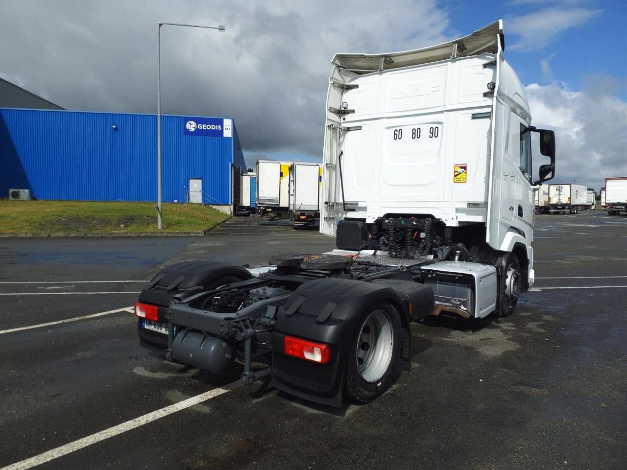 DAF XFn 480 FT 4X2 LOW DECK null