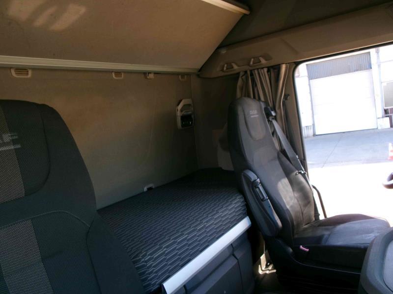 DAF XFn 480 FT 4X2 LOW DECK null