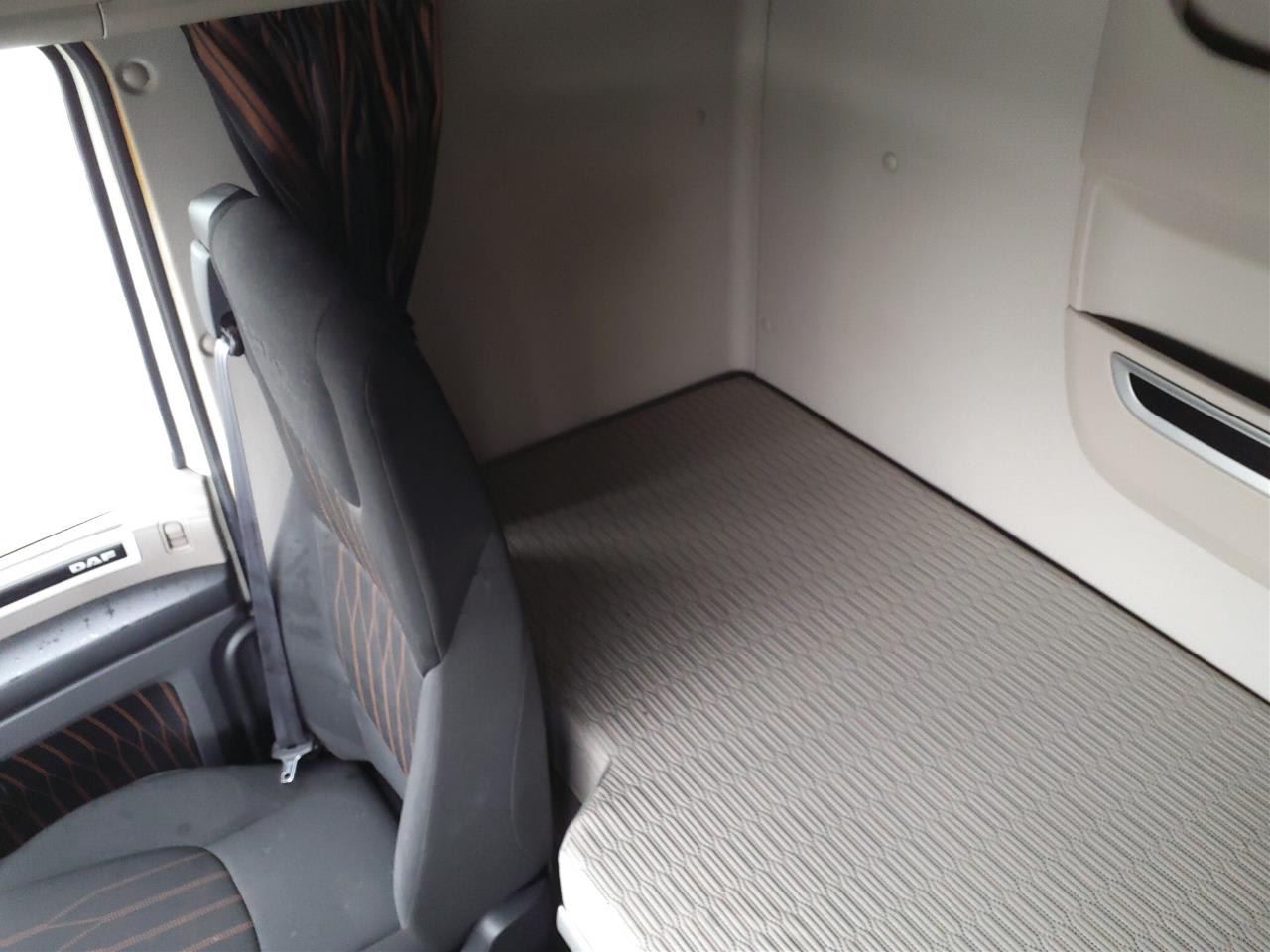 DAF XF 530 FAR 6X2 R null