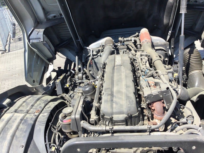DAF XG 480 FAR 6X2 with BDF Frame and a BÄR 1.500kg Taillift null