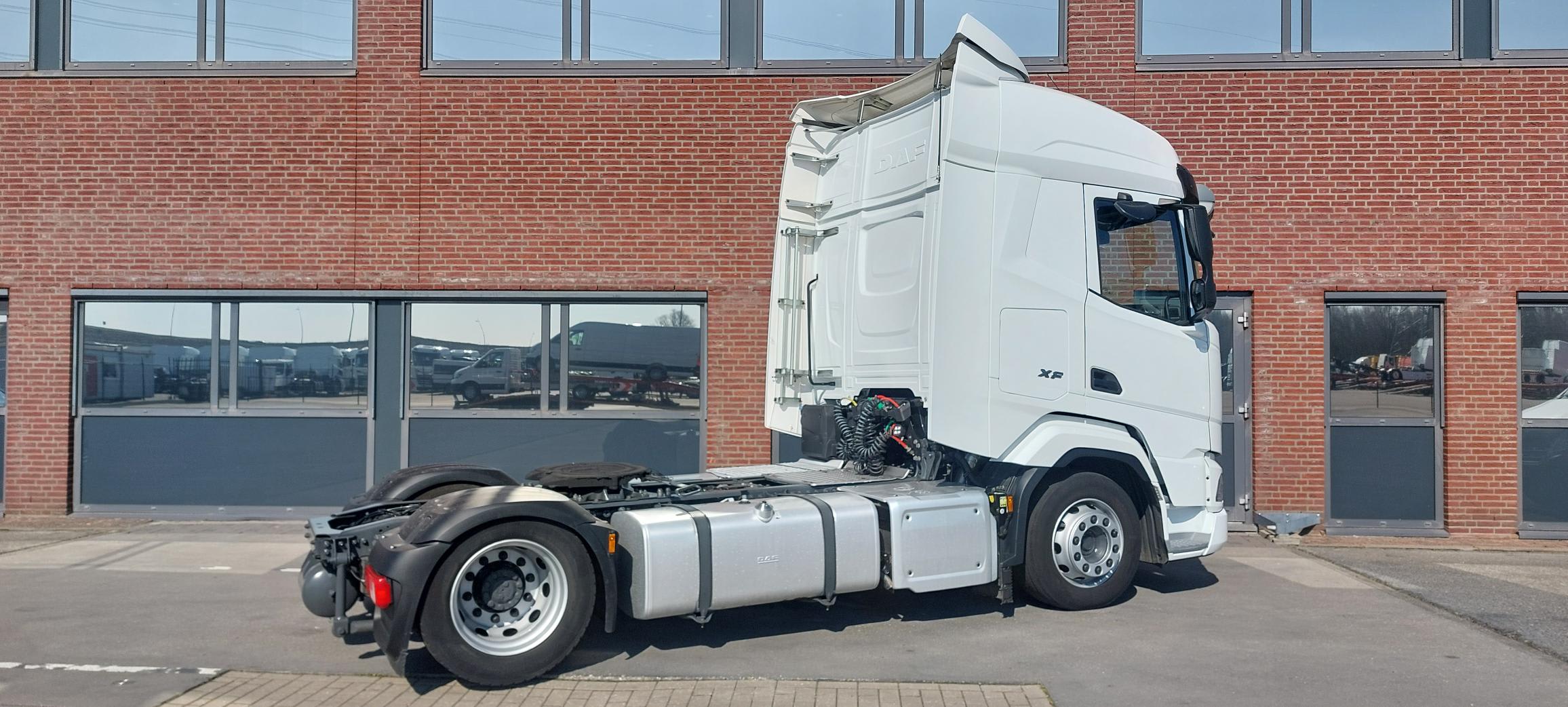 DAF XFn 480 FT 4X2 LOW DECK null