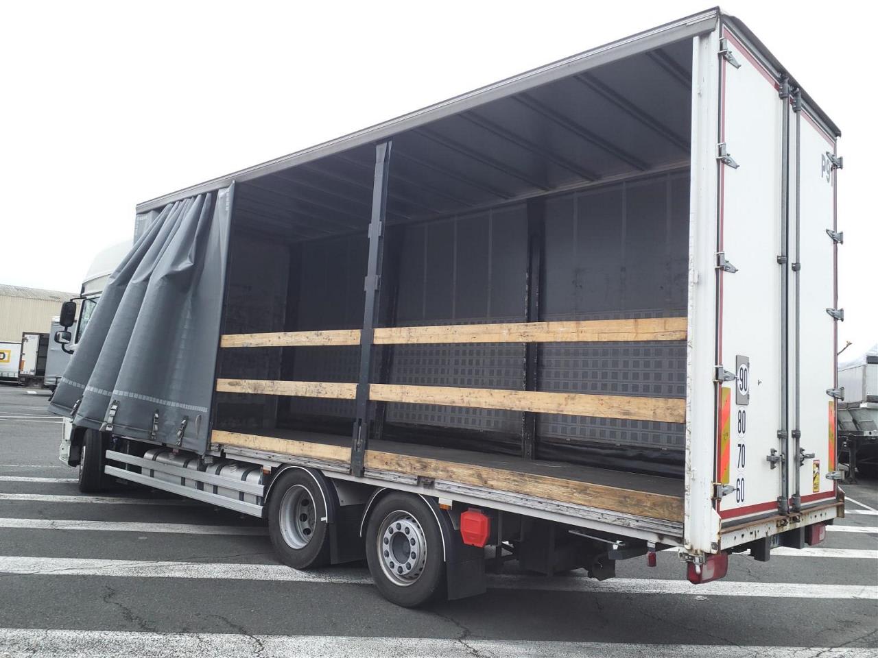 DAF XF 530 FAR 6X2 R null