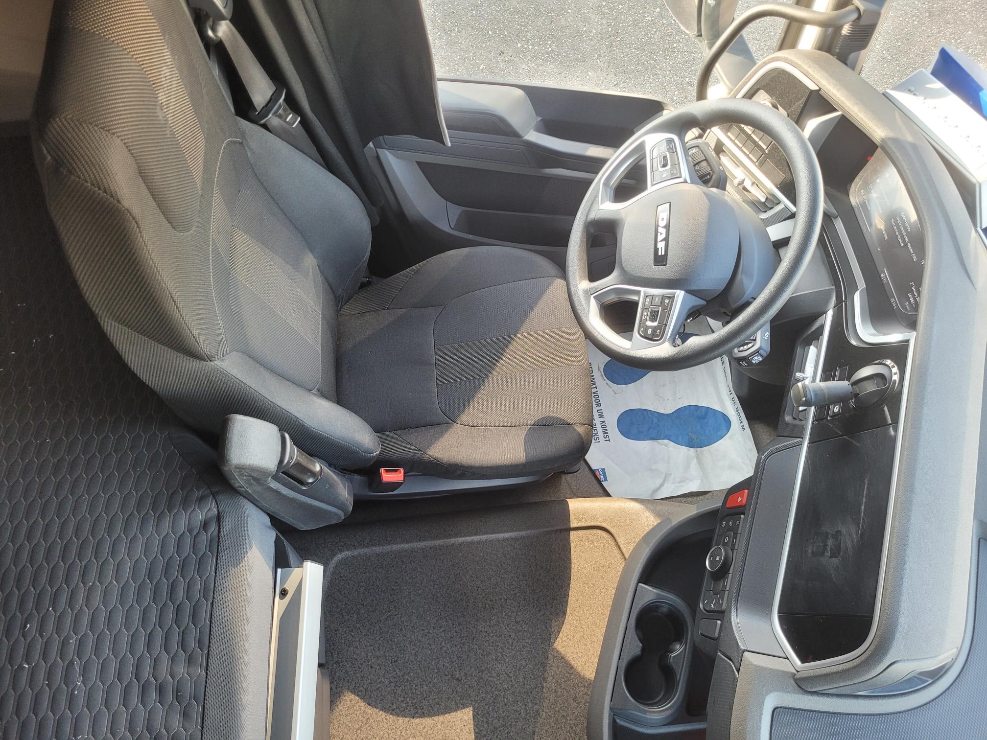 DAF XFn 480 FT 4X2 LOW DECK null