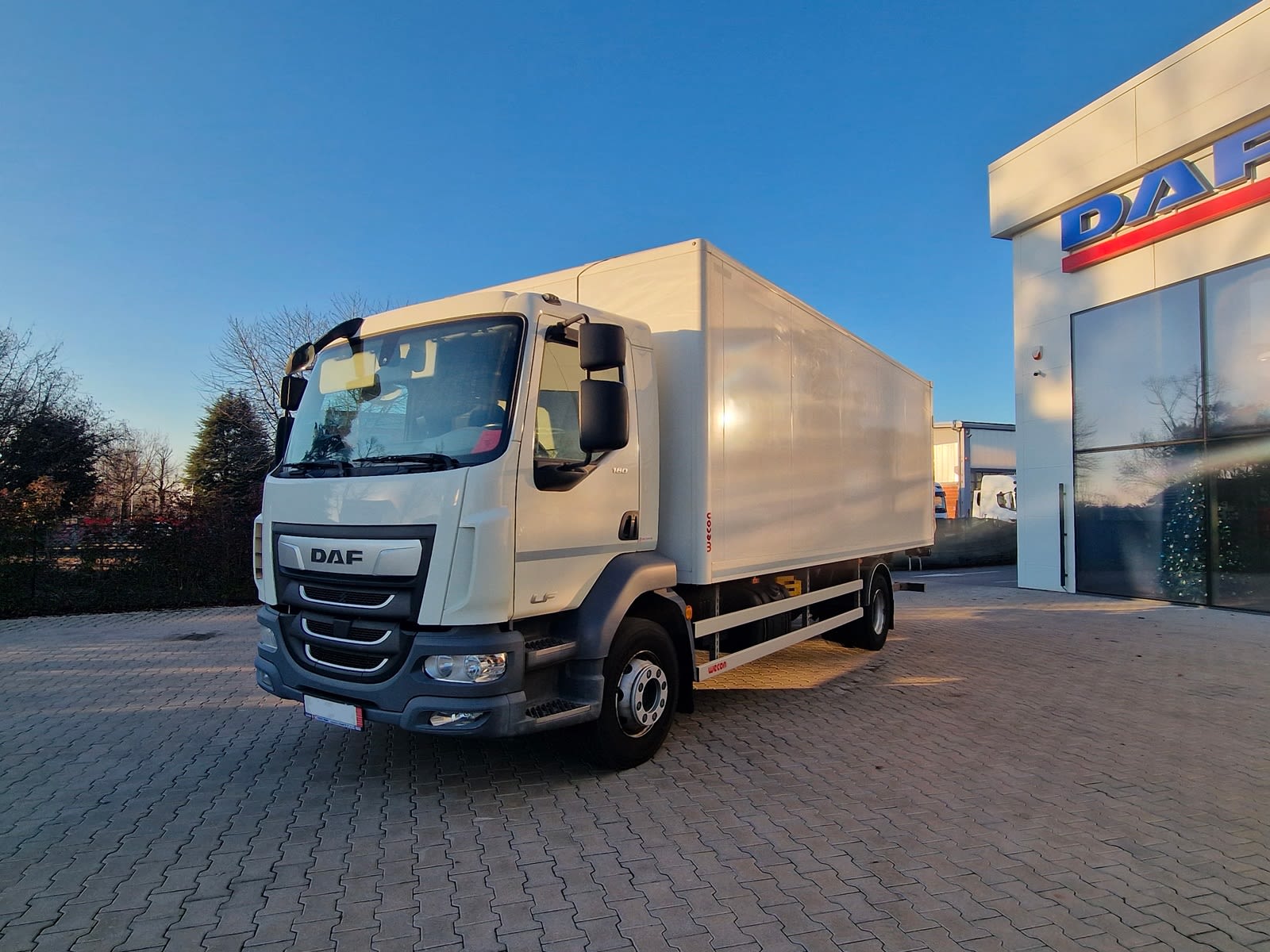 DAF LF 180 FA 4X2 null