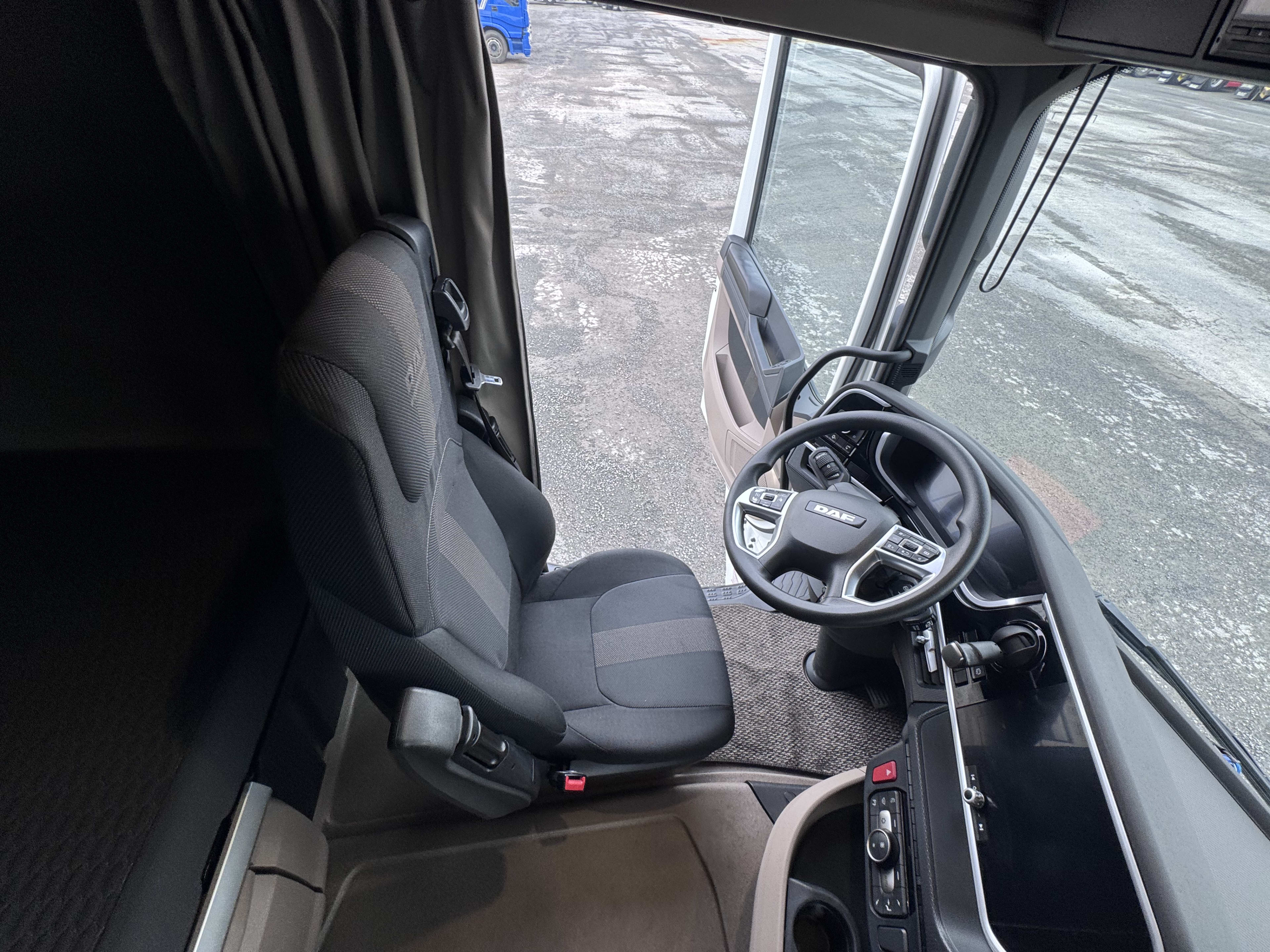 DAF XG 480 FT 4X2 LOW DECK null