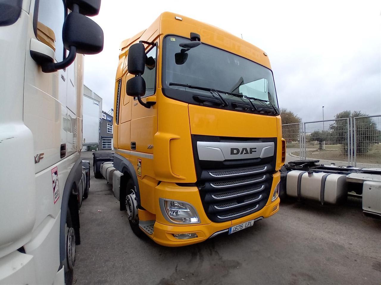 DAF XF 480 FA 4X2 LOW DECK null