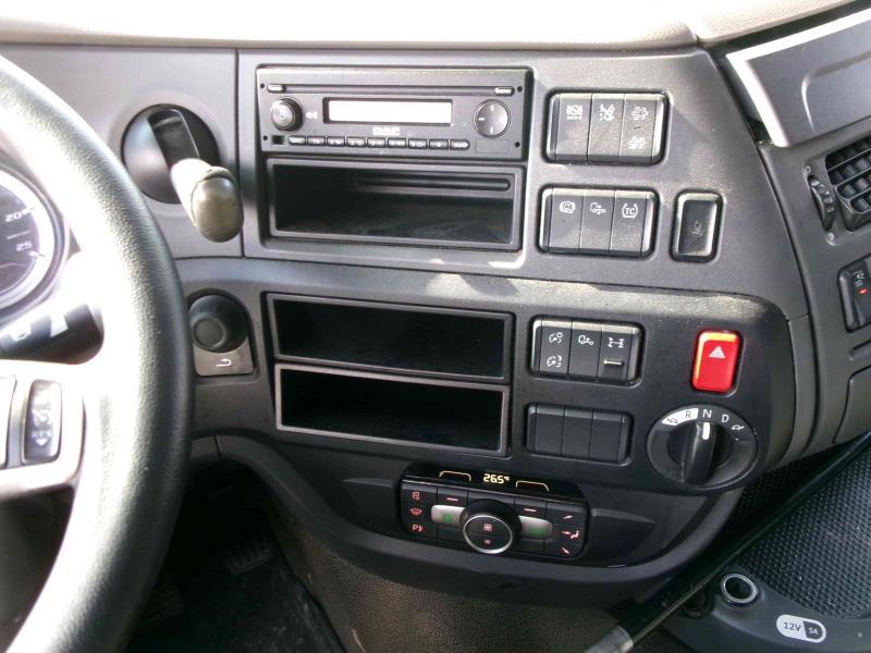 DAF XF 480 FT 4X2 LOW DECK null