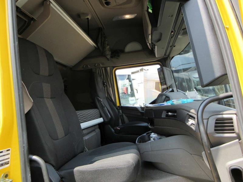 DAF XFn 480 FT 4X2 LOW DECK null