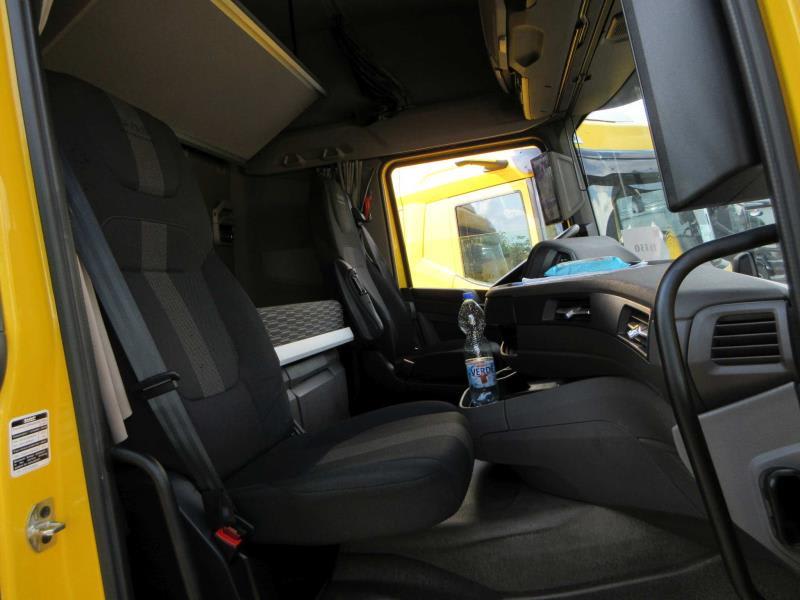 DAF XFn 480 FT 4X2 LOW DECK null