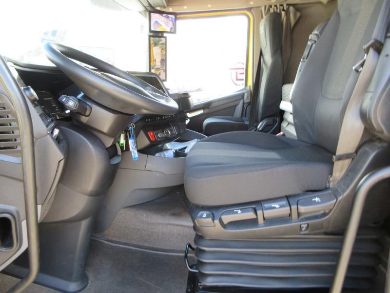 DAF XFn 480 FT 4X2 LOW DECK null