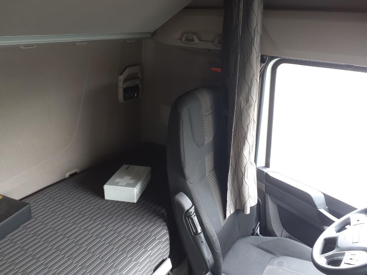 DAF XFn 480 FT 4X2 LOW DECK null