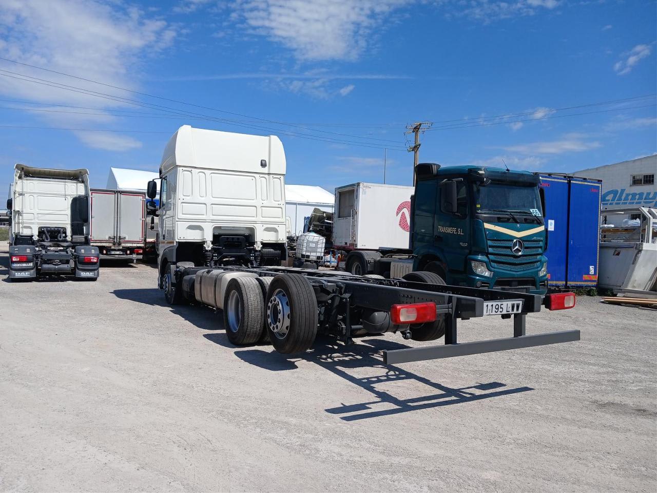 DAF XF 480 FAR 6X2 R null
