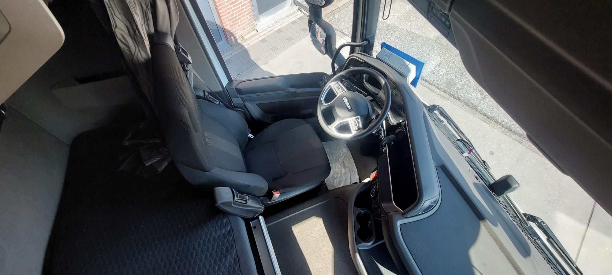 DAF XFn 480 FT 4X2 LOW DECK null