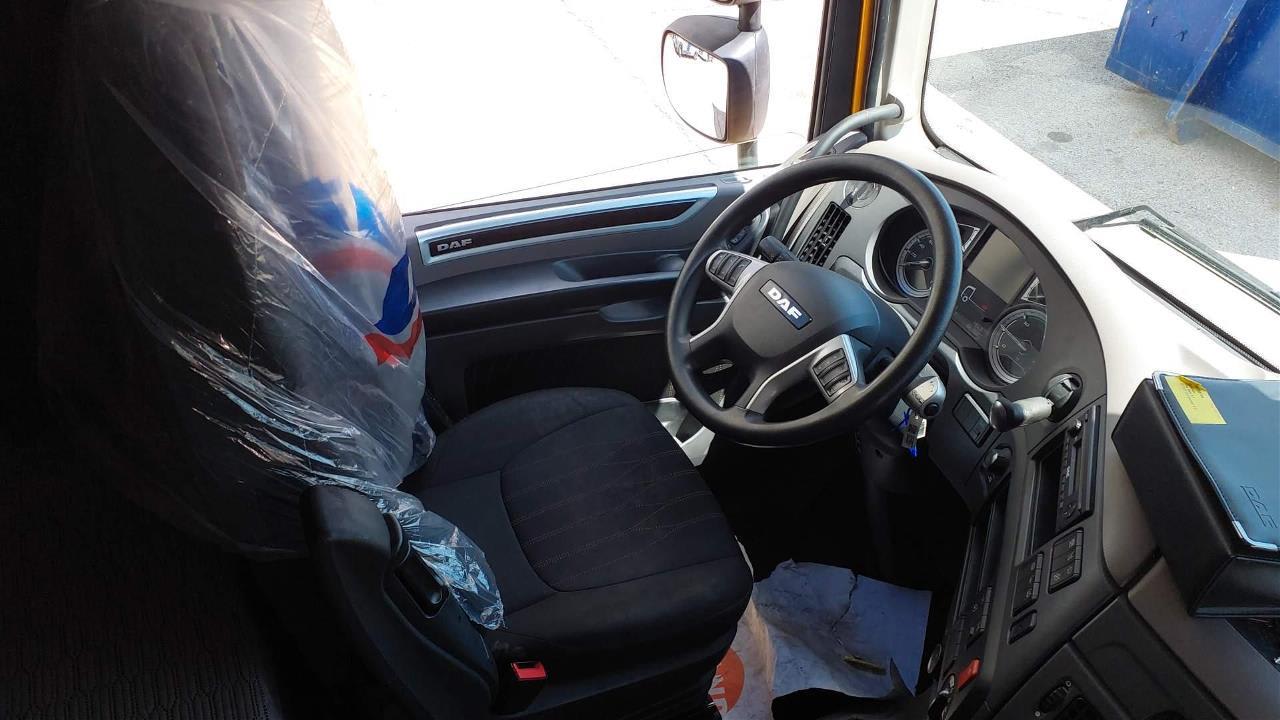 DAF XF 480 FA 4X2 LOW DECK null